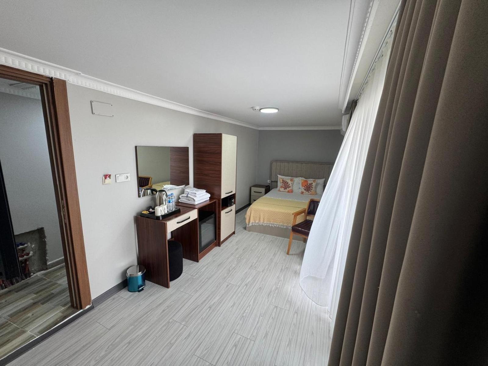 Airport Kumsal Готель 3*