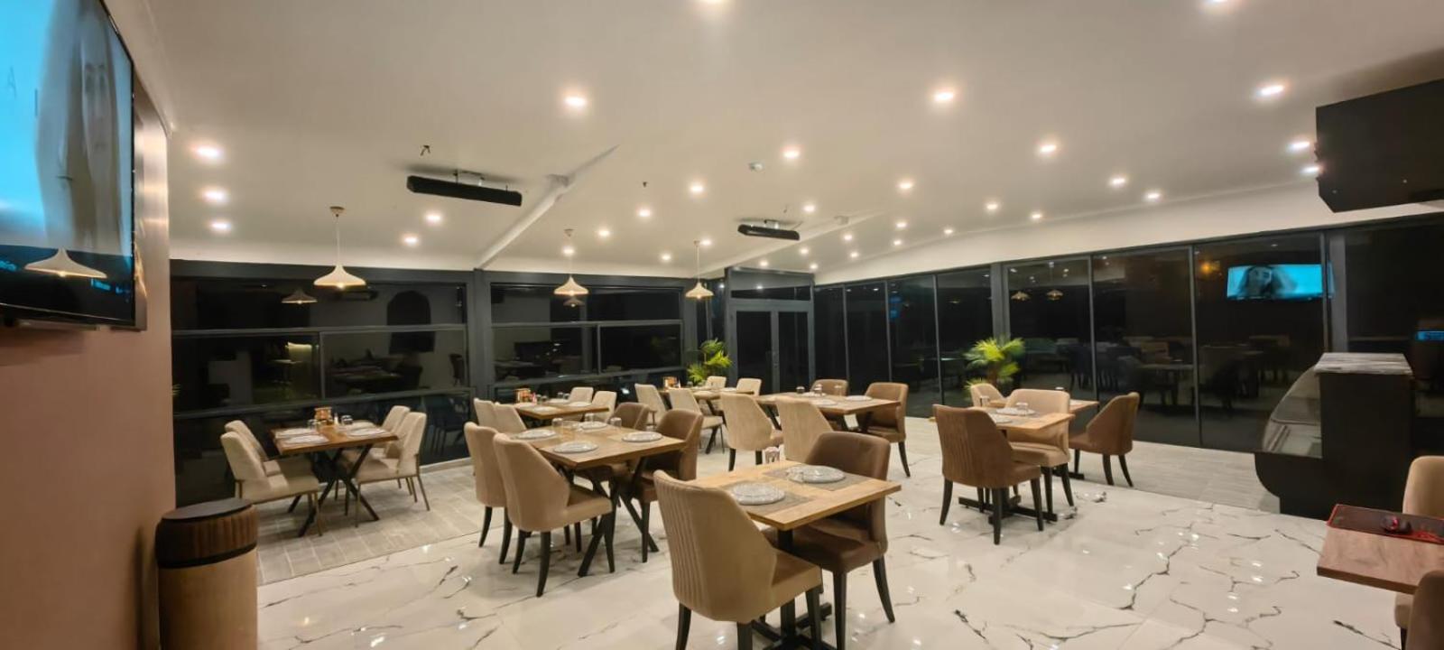 Airport Kumsal